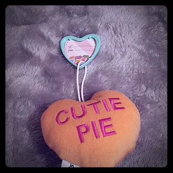 It is a plush - Picture 1 of 4